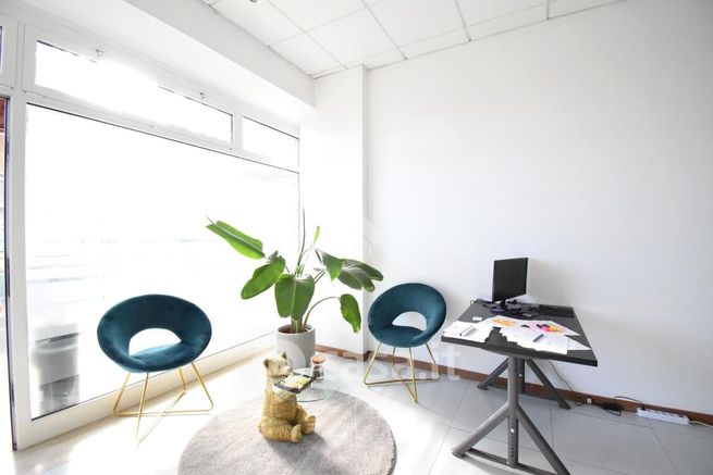 Ufficio in commerciale in Viale Empoli 33
