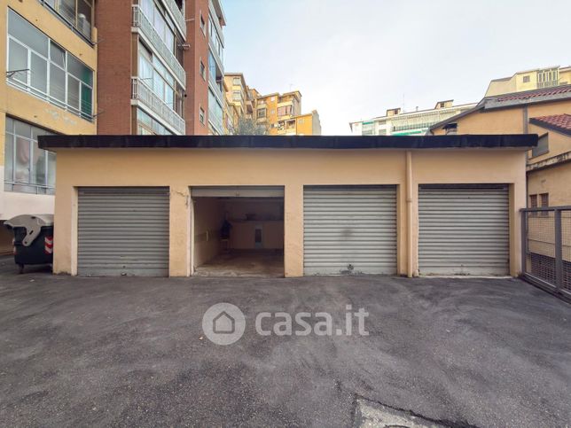 Box/posto auto in residenziale in Via Cherso 1