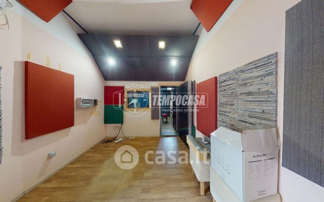 Capannone in commerciale in Via Cavour 17