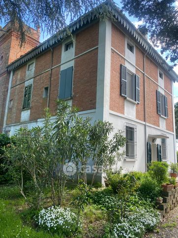 Casa bi/trifamiliare in residenziale in Via Correcchio