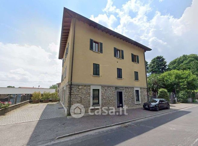 Appartamento in residenziale in Via Como 42