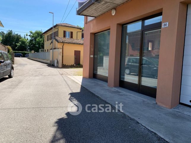 Ufficio in commerciale in Via Prov. Circonvallazione 86