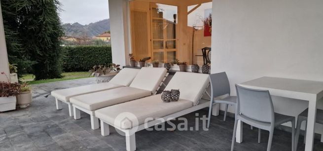 Villa in residenziale in 