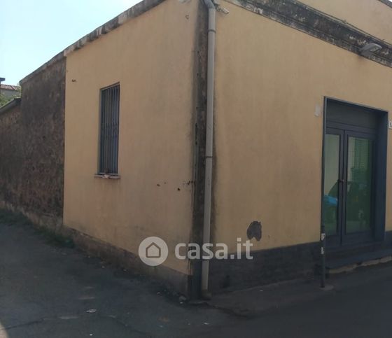 Negozio/locale commerciale in commerciale in Via Sold. Stefano di Prima