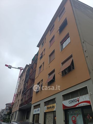 Negozio/locale commerciale in commerciale in Via Giovanni Boccaccio 165