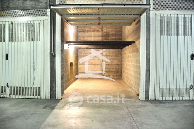 Garage/posto auto in residenziale in Via Bruno Buozzi 9 f