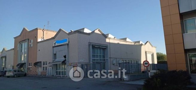 Capannone in commerciale in Via Paronese 118