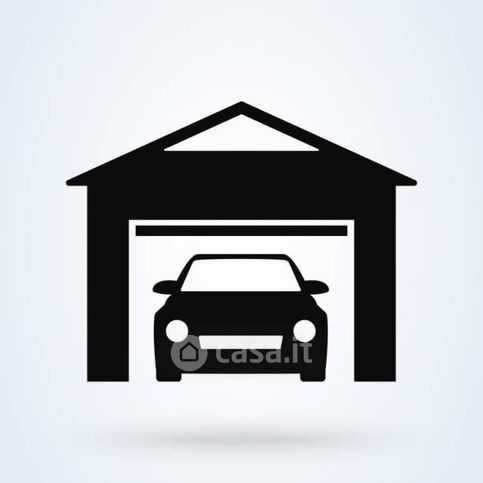 Box/posto auto in residenziale in Via A. Manzoni 15