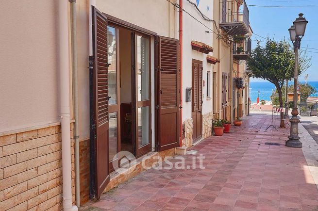 Appartamento in residenziale in Via V. E. Orlando 14