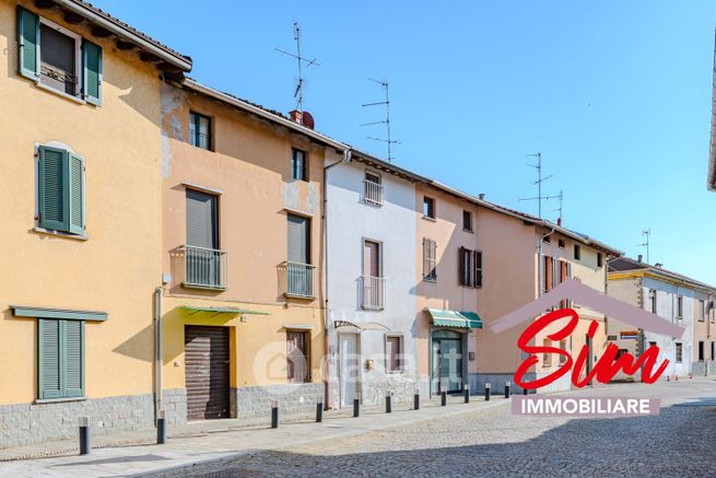 Casa bi/trifamiliare in residenziale in Via Roma 6