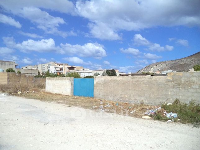 Terreno agricolo in commerciale in Via delle Amazzoni