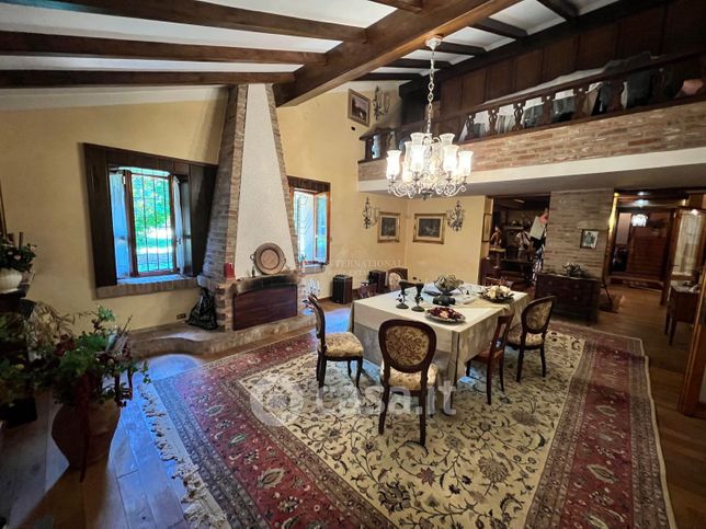 Villa in residenziale in 