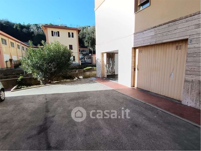 Box/posto auto in residenziale in Via Aurelia 3