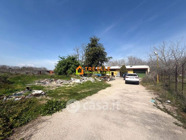 Capannone in commerciale in Via Vittorio Veneto