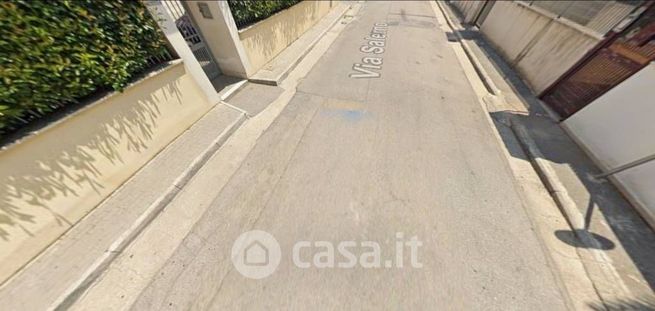 Box/posto auto in residenziale in Via Salerno 25