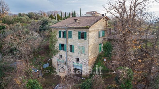 Casa indipendente in residenziale in Via Casalina