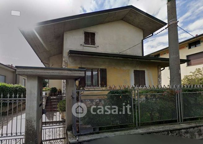 Casa indipendente in residenziale in Via Giuseppe Mazzini