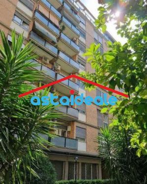 Appartamento in residenziale in Via Ostiense 38