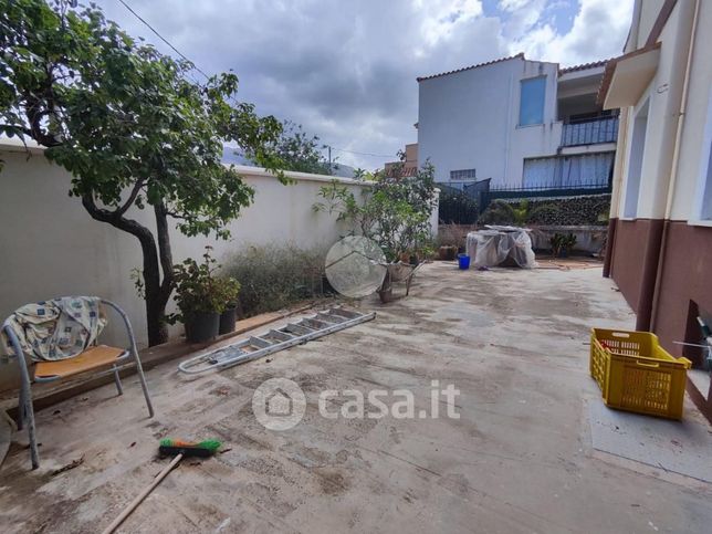 Appartamento in residenziale in Via Giummari 45