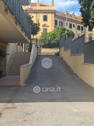 Box/posto auto in residenziale in Via Papa Sergio I