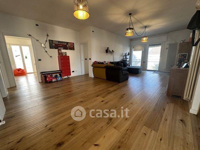 Appartamento in residenziale in Via Ticino 20