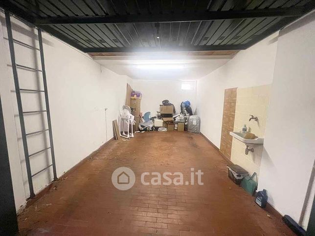 Garage/posto auto in residenziale in Via Sessarego 12