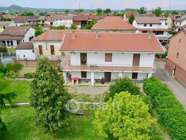 Casa bi/trifamiliare in residenziale in Via Campo Nebbia