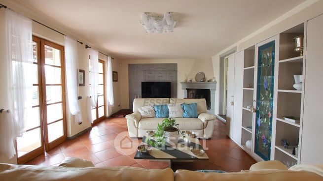 Villa in residenziale in Via dei Cotani 211