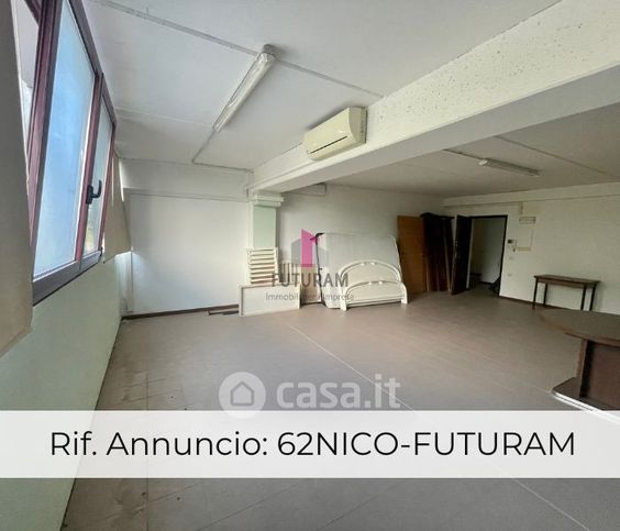 Capannone in commerciale in Via Roma