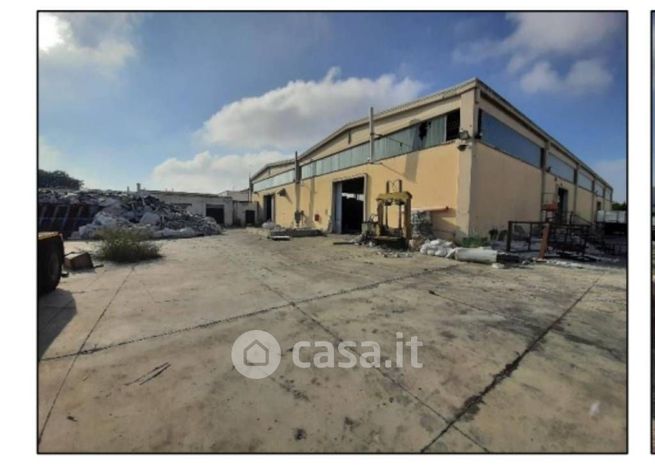 Capannone in commerciale in Via Riccardo Moretti 4
