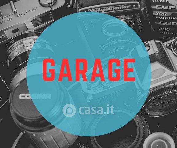 Box/posto auto in residenziale in Via LibertÃ  143