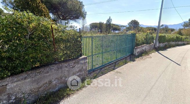 Terreno agricolo in commerciale in 