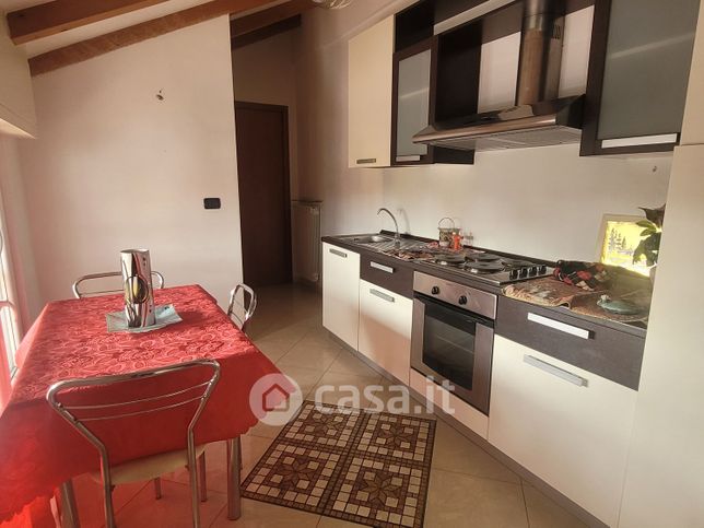 Appartamento in residenziale in Via Luciano Manara 16
