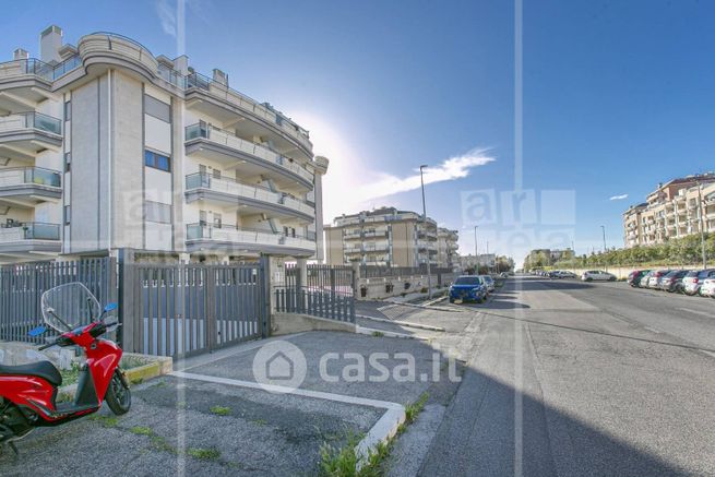 Garage/posto auto in residenziale in Via Gian Battista Falda