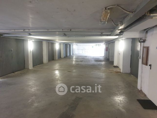 Box/posto auto in residenziale in Via Statale
