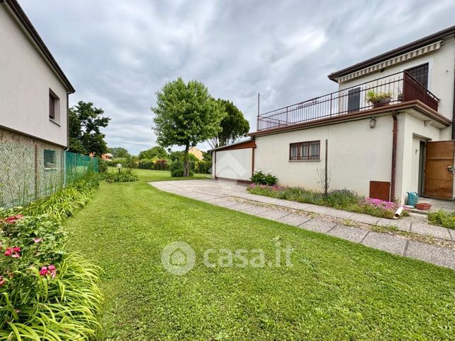 Casa bi/trifamiliare in residenziale in Via Bosco Pedrocchi