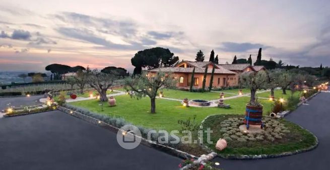 Villa in residenziale in Via Anagnina 20