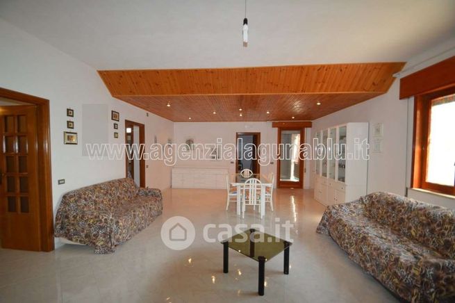 Casa indipendente in residenziale in Via Salemi
