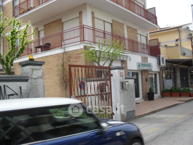 Appartamento in residenziale in Via Abruzzo 5