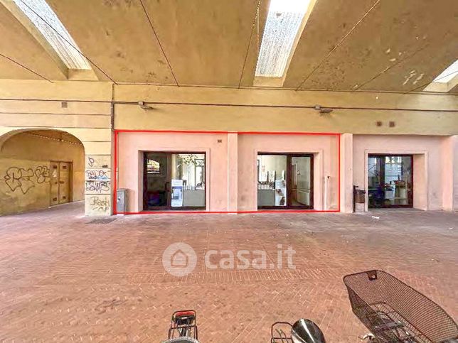 Capannone in commerciale in Via Mannozzi