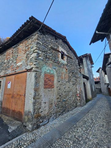 Casa indipendente in residenziale in Via San Grato 32