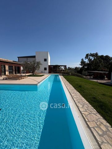 Villa in residenziale in 