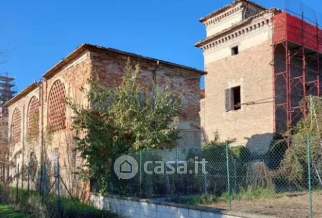 Casa indipendente in residenziale in Strada Padana Inferiore 34