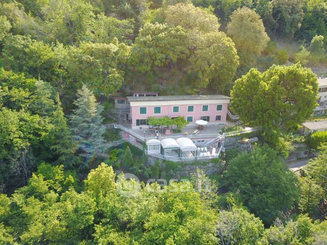 Casa indipendente in residenziale in Via della Nè 40