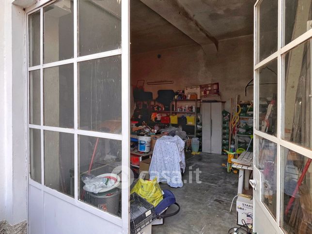 Capannone in commerciale in Via Alessandro Manzoni 3