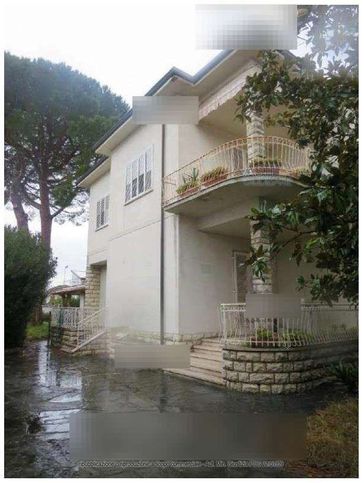 Villa in residenziale in Via Giuseppe Giusti 2 -14
