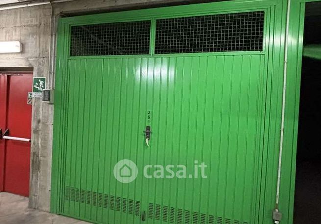 Box/posto auto in residenziale in Via Envie