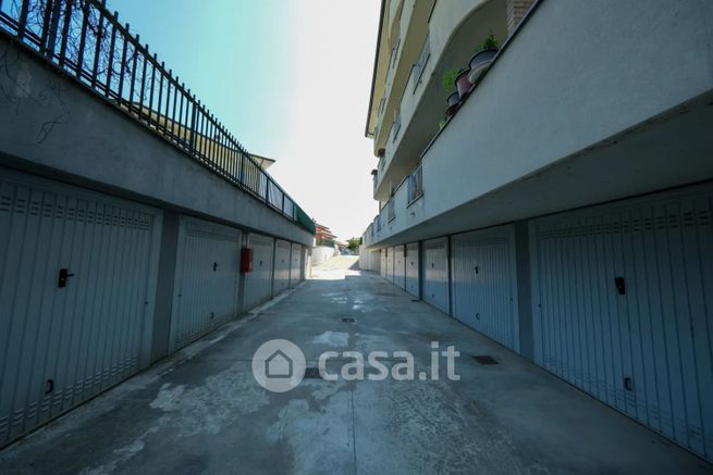 Box/posto auto in residenziale in Via Wolfgang Amadeus Mozart 4