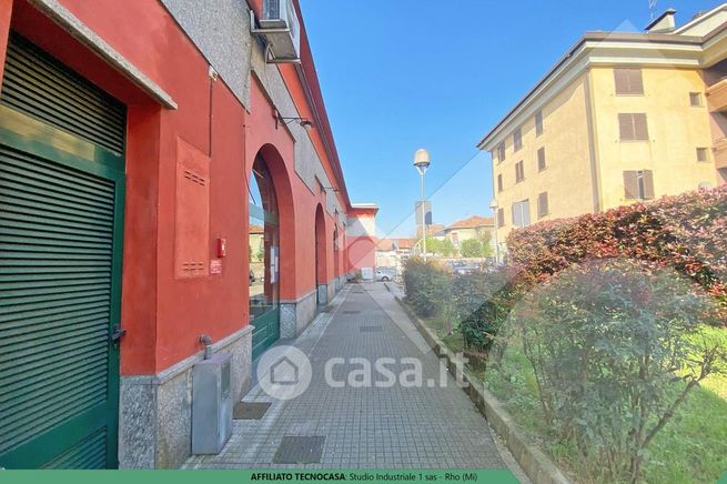 Capannone in commerciale in Via Statuto 3