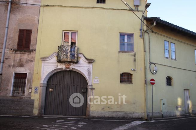 Casa bi/trifamiliare in residenziale in Via Zoia 6